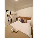 Cool Apt Para 9 Pax En Plena Plaza De Chueca