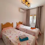 Holiday Apartment, Walk To Beach