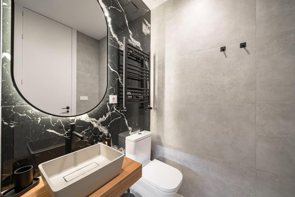 Apartamento Gran Via Xii Calle Corredera Baja De San Pablo 3br 3bh Madrid