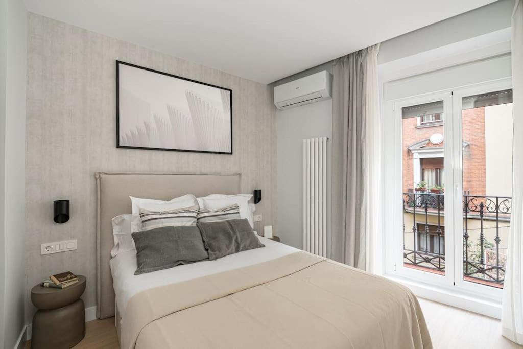 Apartamento Gran Via Xii Calle Corredera Baja De San Pablo 3br 3bh *