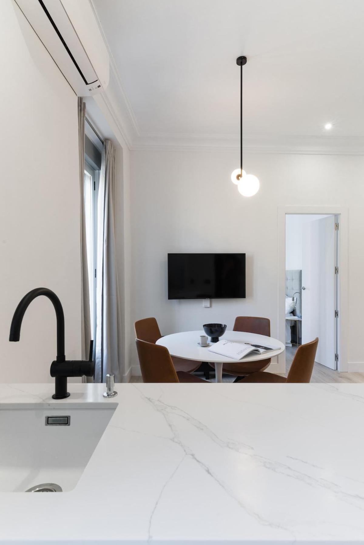 Luz Y Diseno En Malasana, Piso Centrico Y Nuevo * Madrid