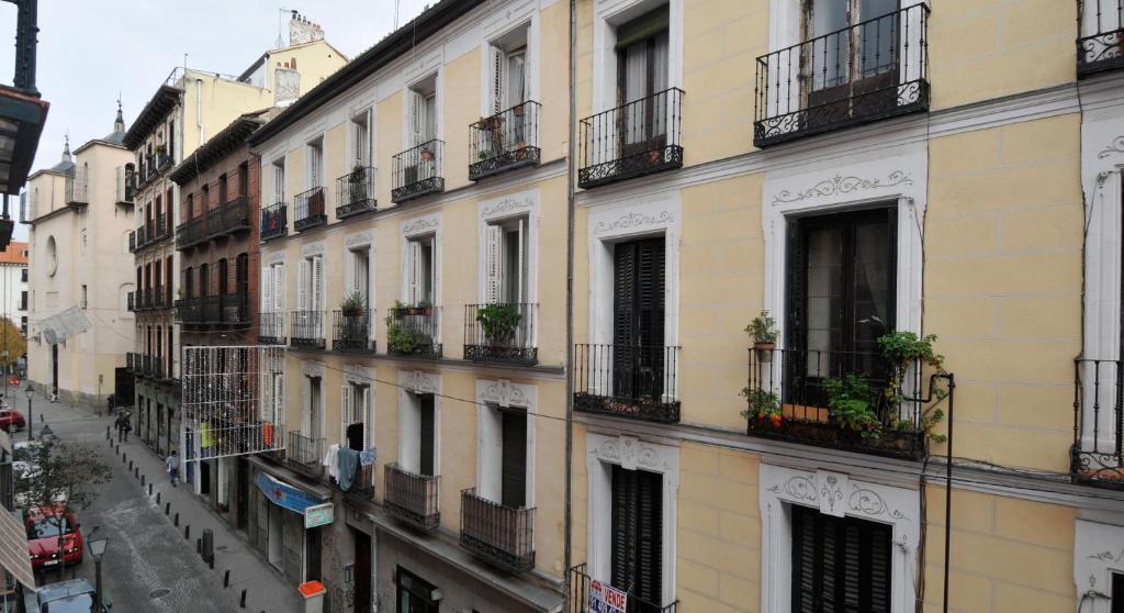 Fuencarral Suites Apartment Madrid