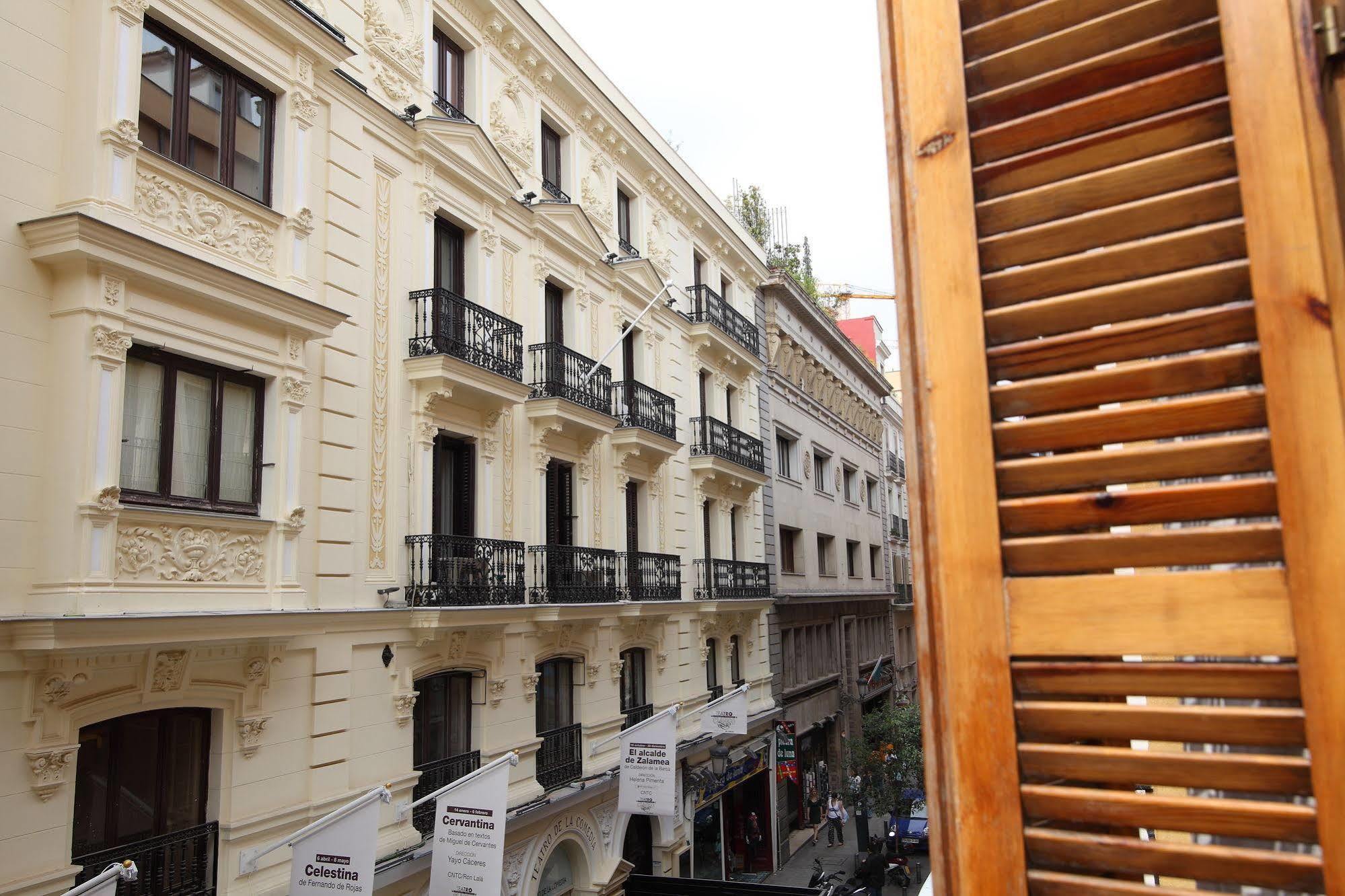 Apartamento L&h Plaza Santa Ana Madrid
