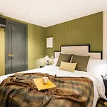 Stylish 4 Suites +Patio Luxury Apartment Gran Via