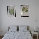 Bonito Y Luminoso Piso Bien Comunicado