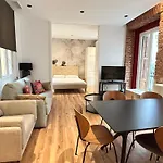 Large 2 Bedroom Near Gran Via