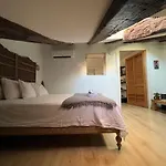 Apartment In Monumental Square Madrid Center