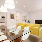 Renovated And Modern- 3Bd 2Bth- Anton Martin