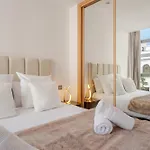 Luxury Apartments In Barrio Palacio