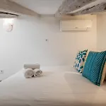 Attic 3Bedrms-2Baths In Heart Of Malasana