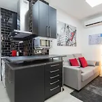 Gran Vía Apartment by Rentalis