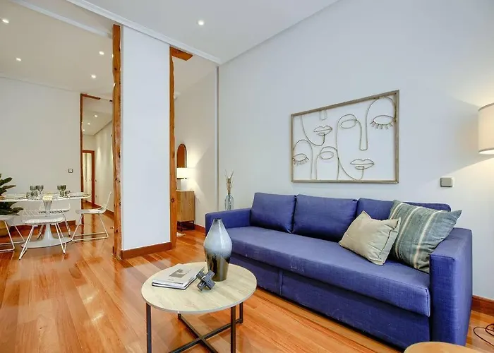 Central Flat In The Best Location-Comen-2-De