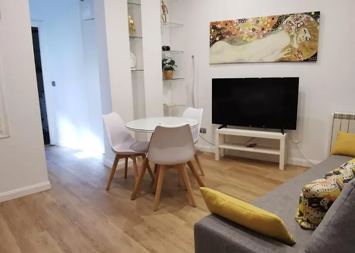Tranquilo Apartamento En Chueca In2Iz5