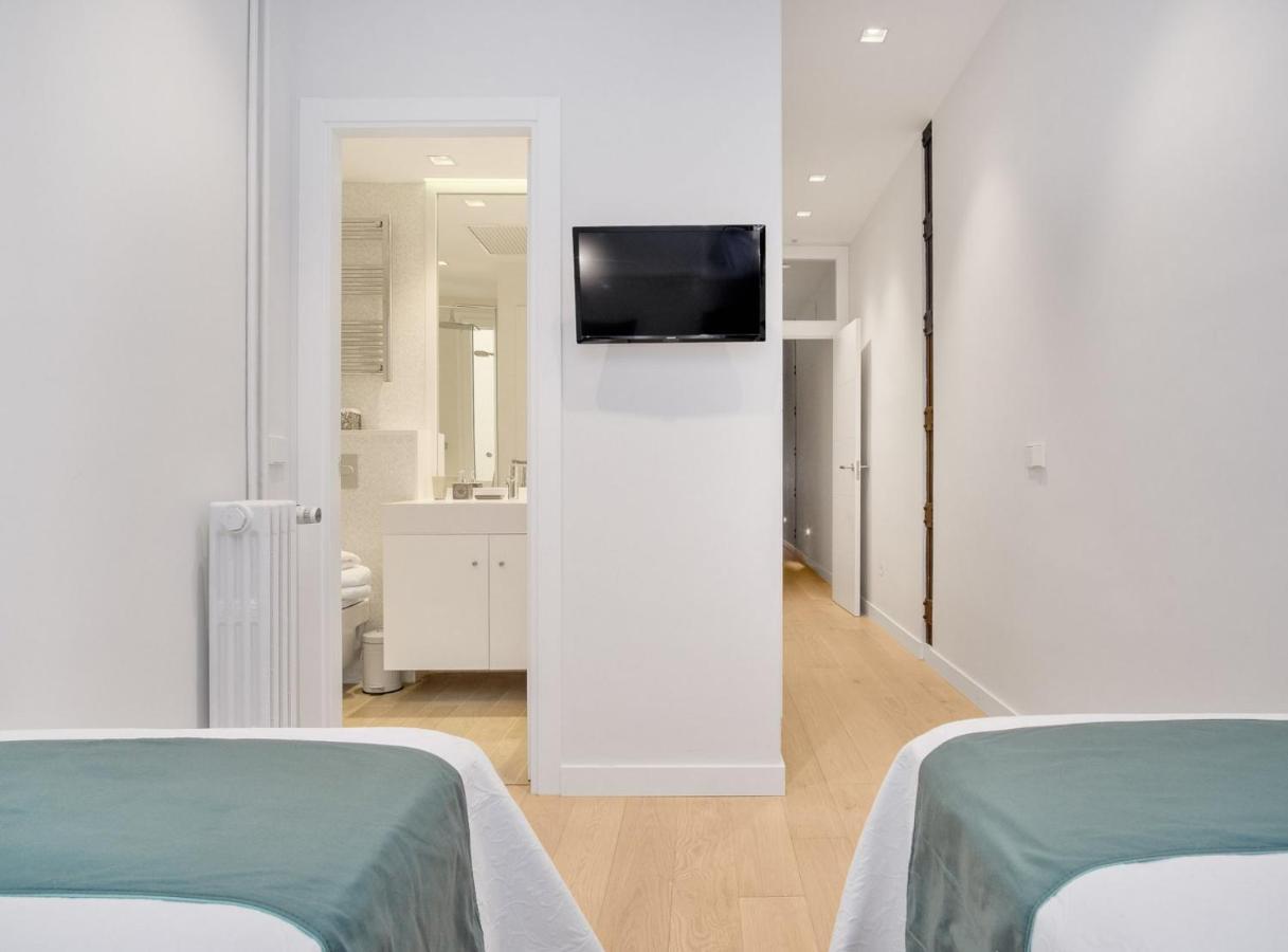 Stylish 3-bedroom In The Heart Of Barrio Salamanca Perfect For Shopping & Leisure, Castello Iv Madrid