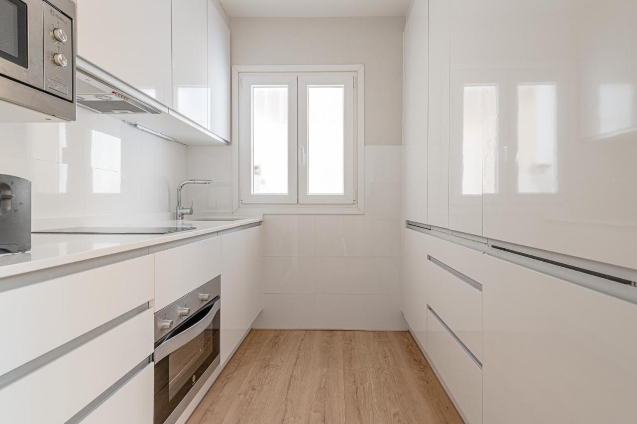 Apartment Avenida America - Cama King, Ac, Junto A La Estacion