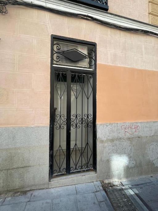 Apartamento Cool Duplex 7pax En Calle Monteleon/centro Madrid
