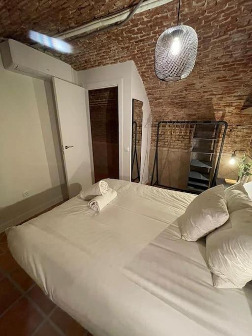 Cool Duplex 7pax En Calle Monteleon/centro Apartamento