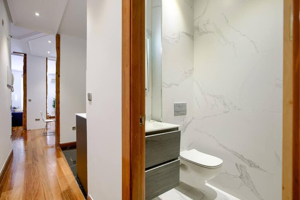 Flat In The Location-comen-2-de Apartamento