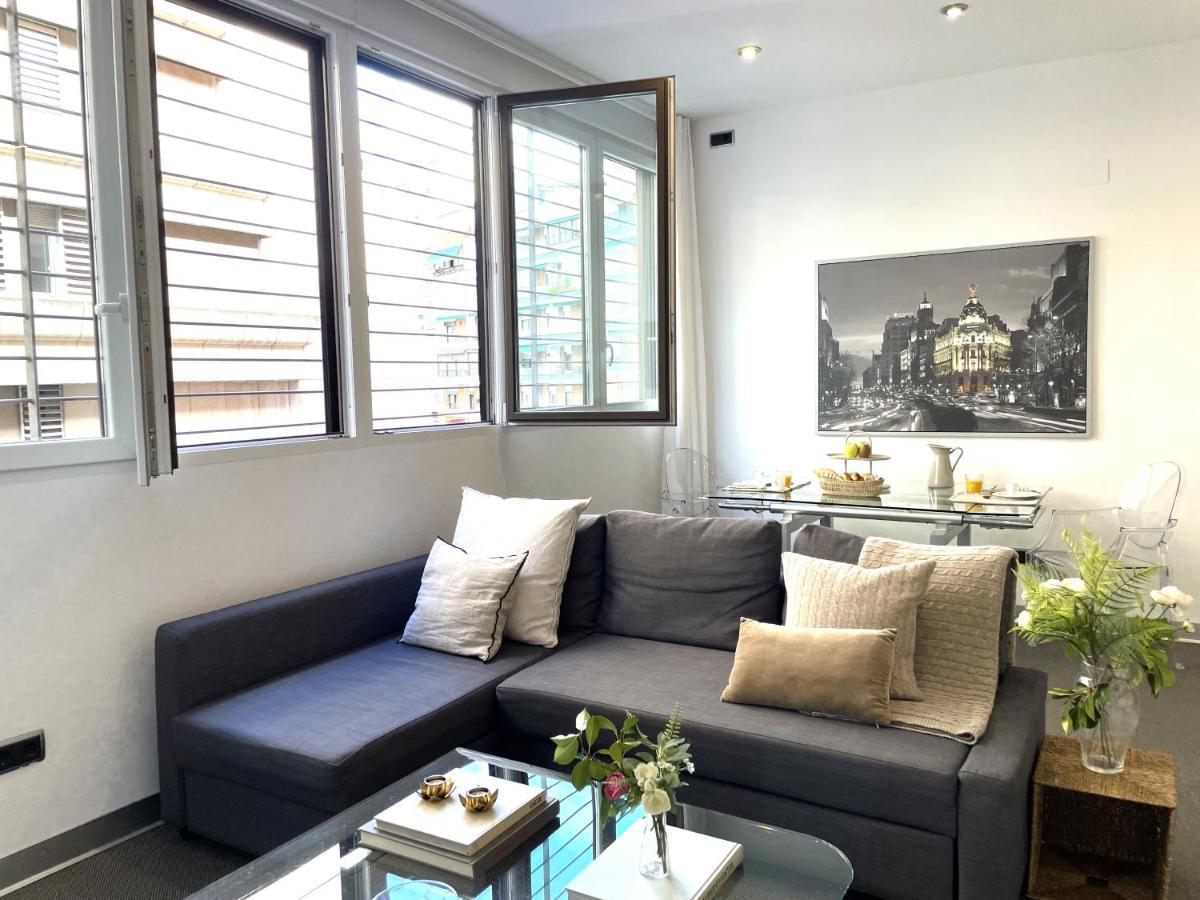 Apartamento Impecable, Nuevo, Comodo, Frente Al Metro Colombia Madrid