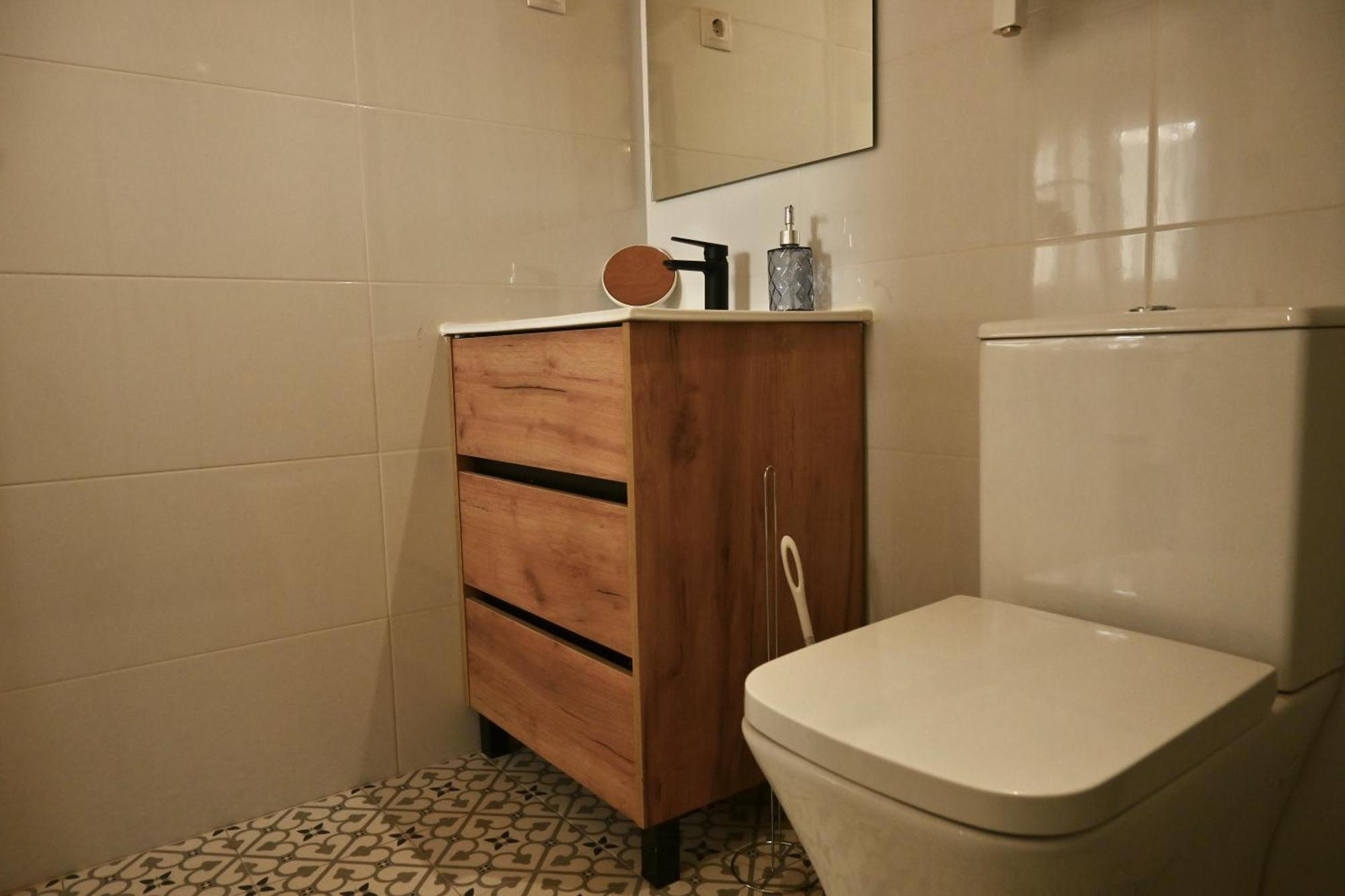 Apartamento Encantador Estudio Temporal Con Cama En Mezanine Cerca De La Vibrante Avenida Albufera Mpe35 *