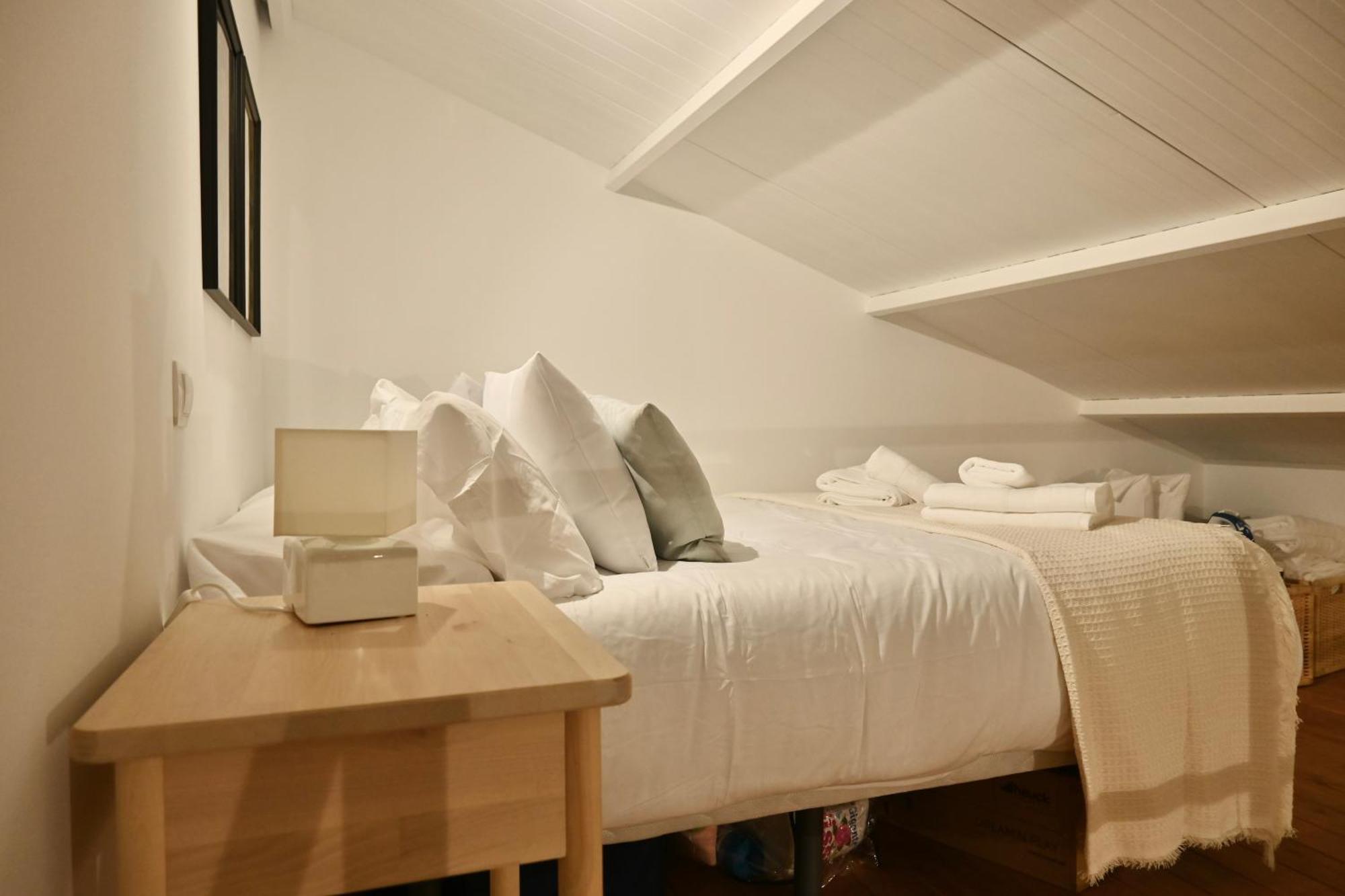 Apartamento Encantador Estudio Temporal Con Cama En Mezanine Cerca De La Vibrante Avenida Albufera Mpe35