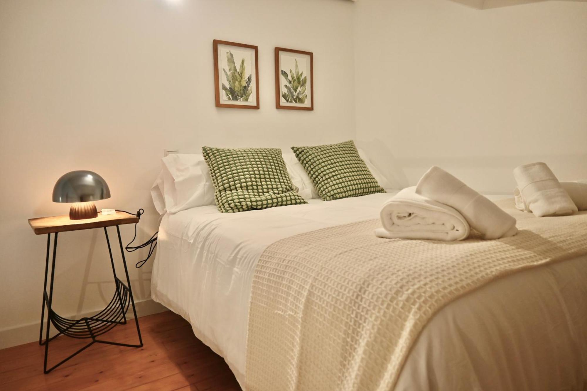 Encantador Estudio Temporal Con Cama En Mezanine Cerca De La Vibrante Avenida Albufera Mpe35 Apartamento