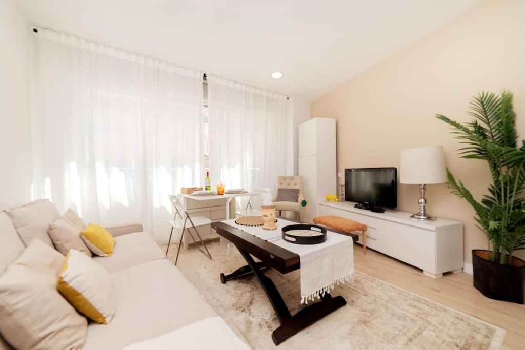 Seduccion Junto A Serrano Apartment