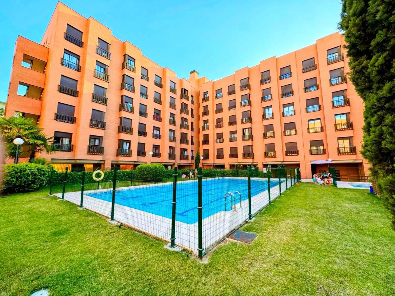 Apartamento Piso Con Piscina Cerca Del Aeropuerto By Bebalmy Madrid