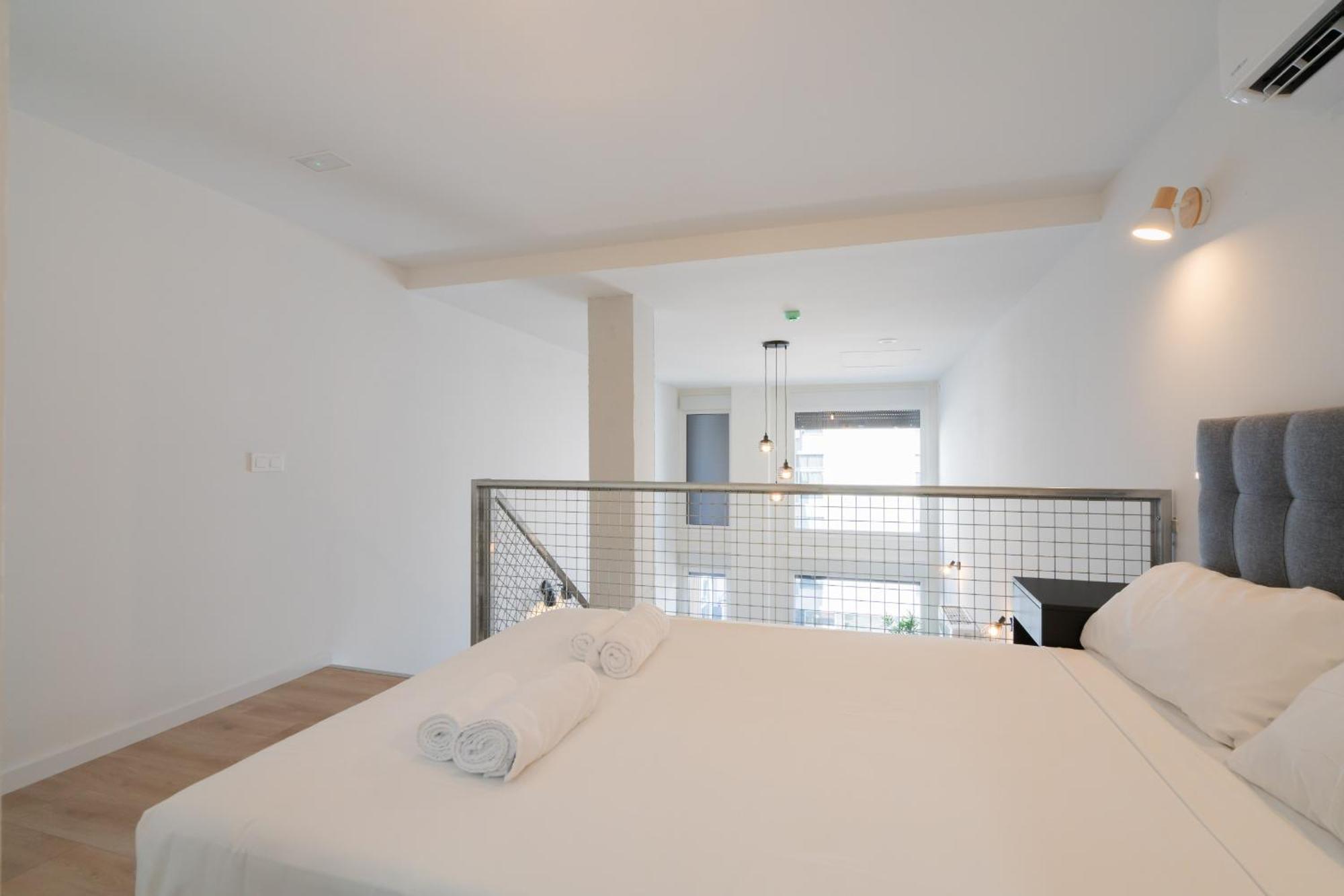 Loft Reformado Industrial Con Garaje Alquiler Temporal Apartamento *