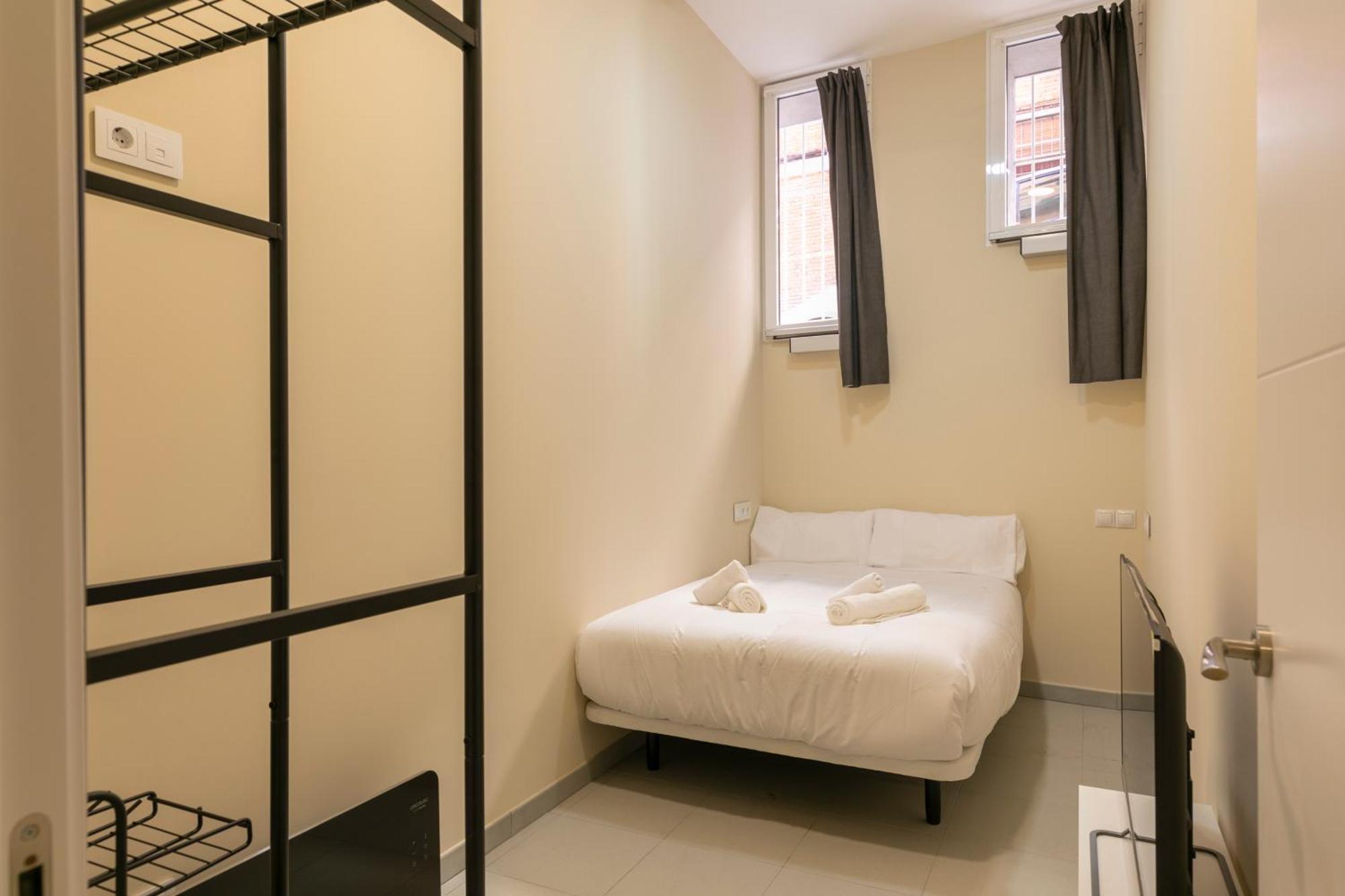 Homeabout Smart Tetuan - Sin Recepcion * Madrid