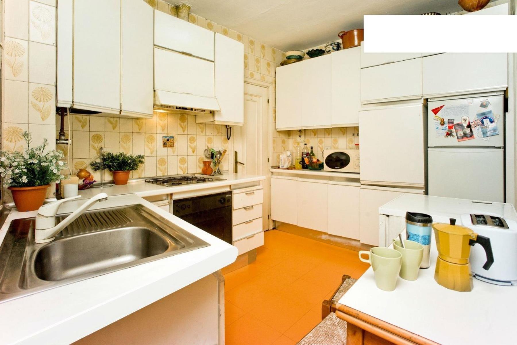 Individual Con Ventana A Patio Bano Compartido Bed and breakfast *