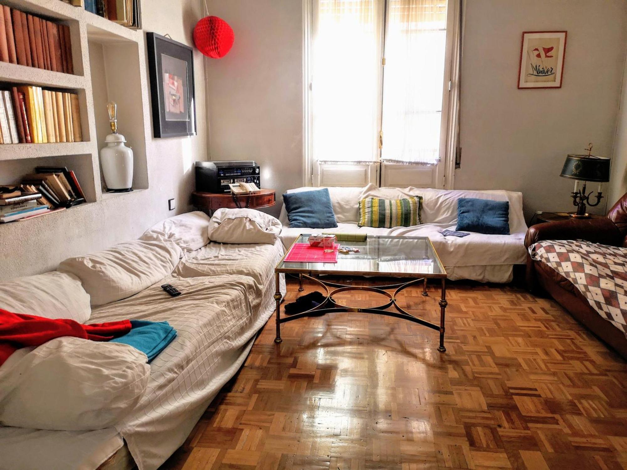 Individual Con Ventana A Patio Bano Compartido Bed and breakfast *