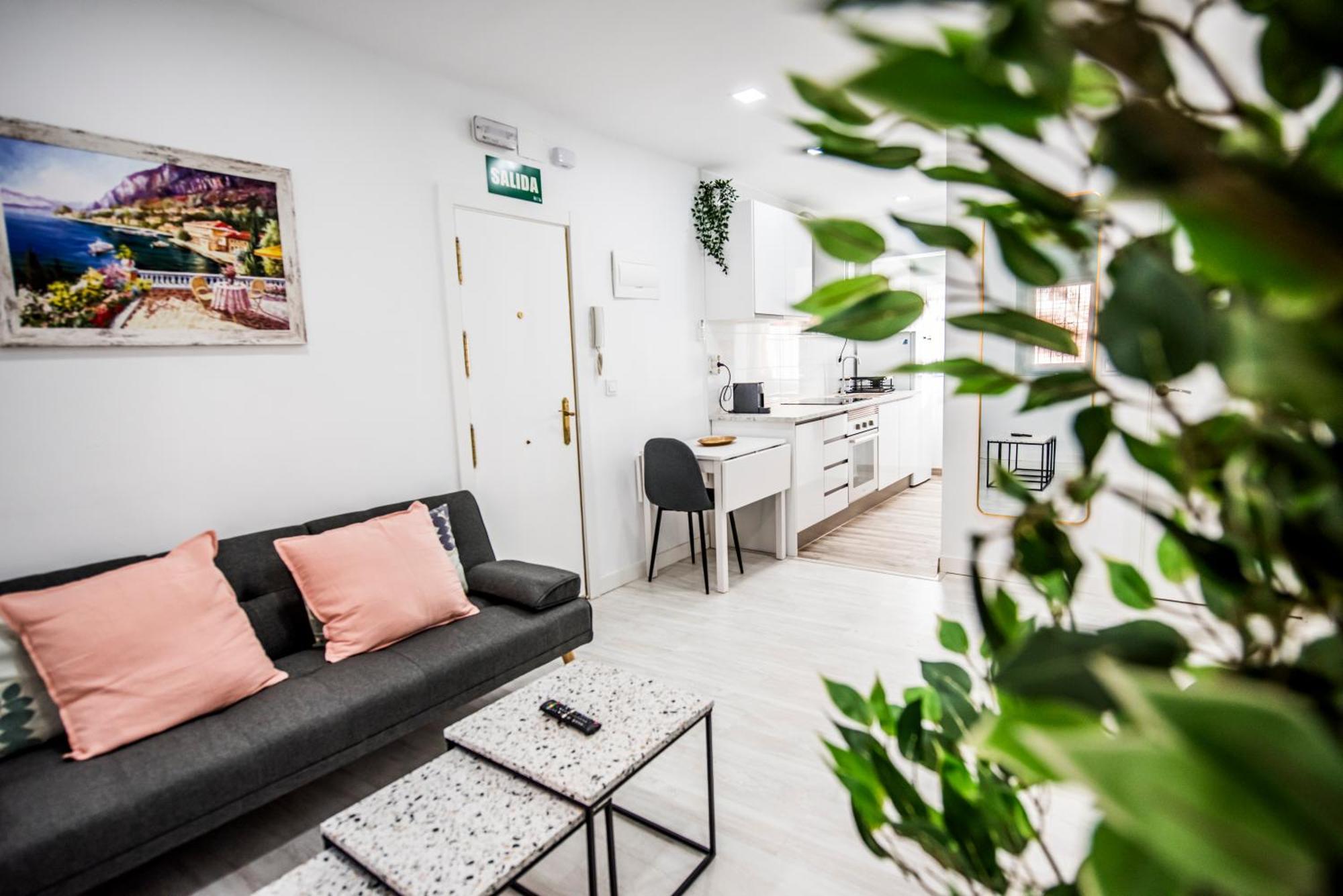 Apartamento Encantador En Barajas By Bebalmy *
