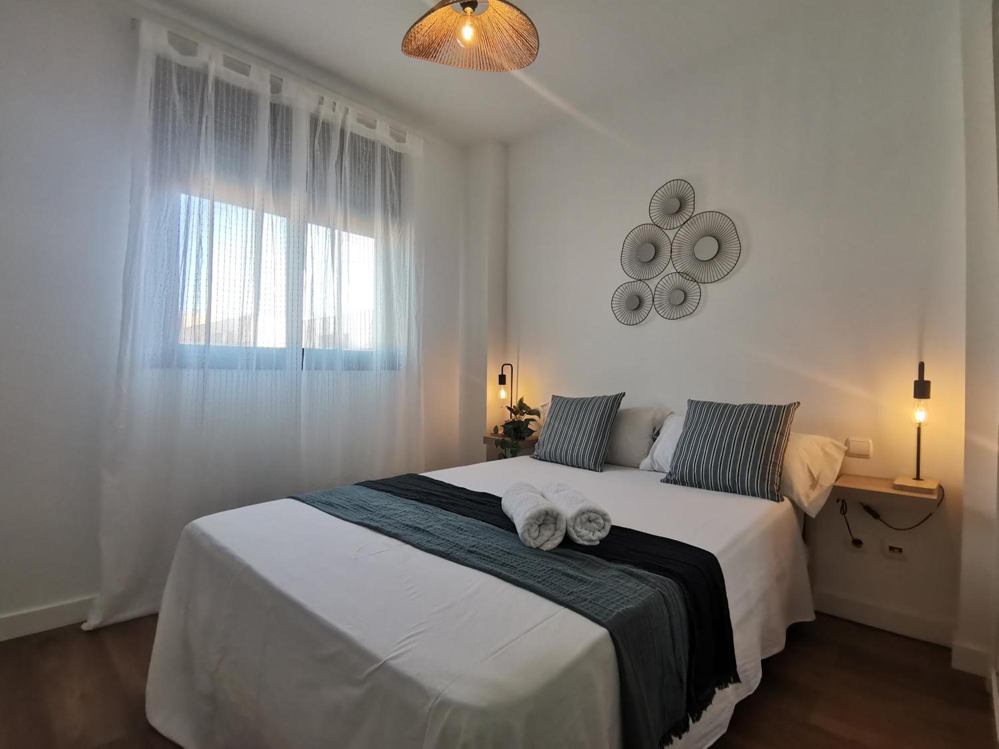 Apartamento Con Garaje Y Piscina *