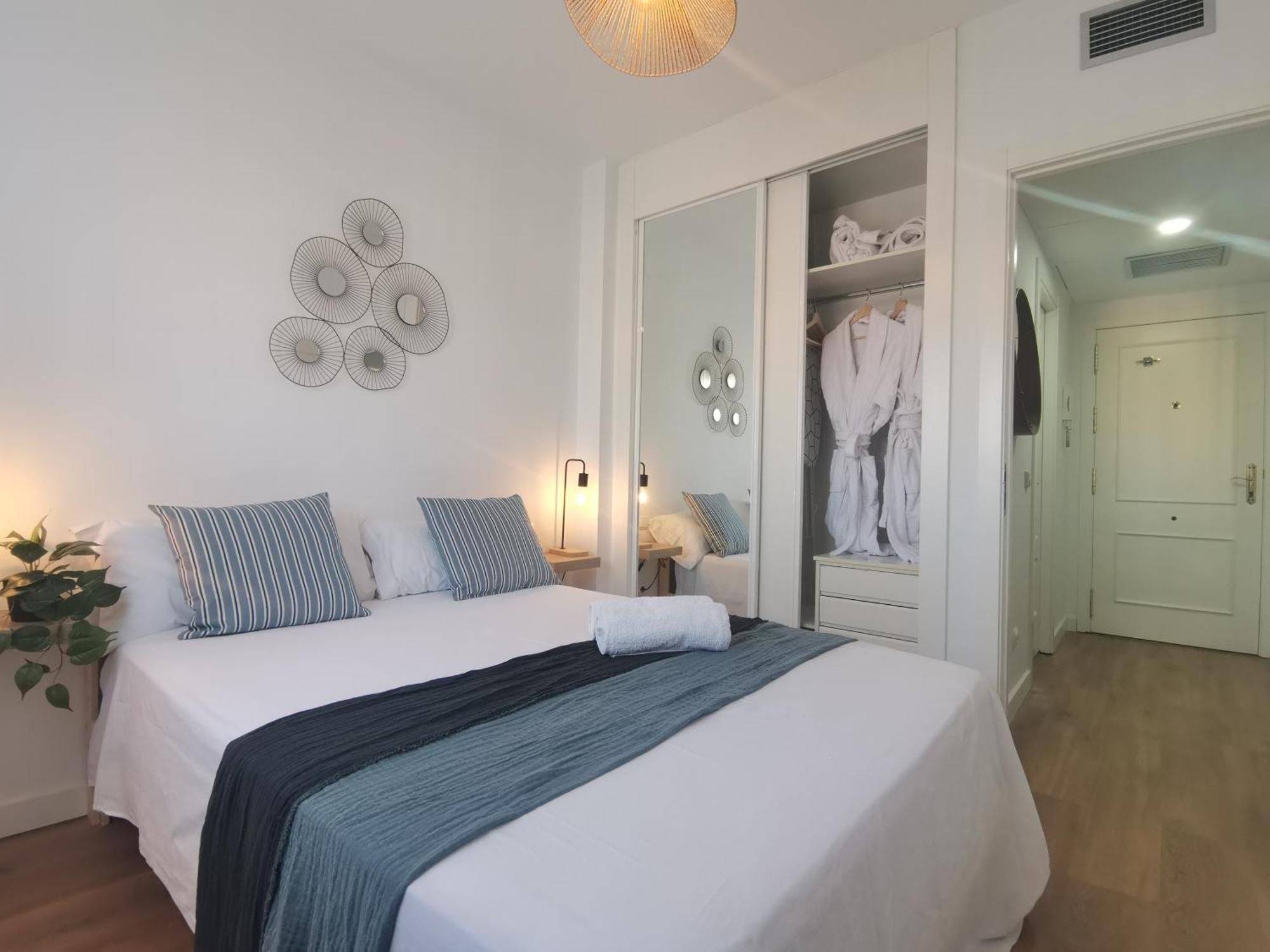 Apartamento Con Garaje Y Piscina