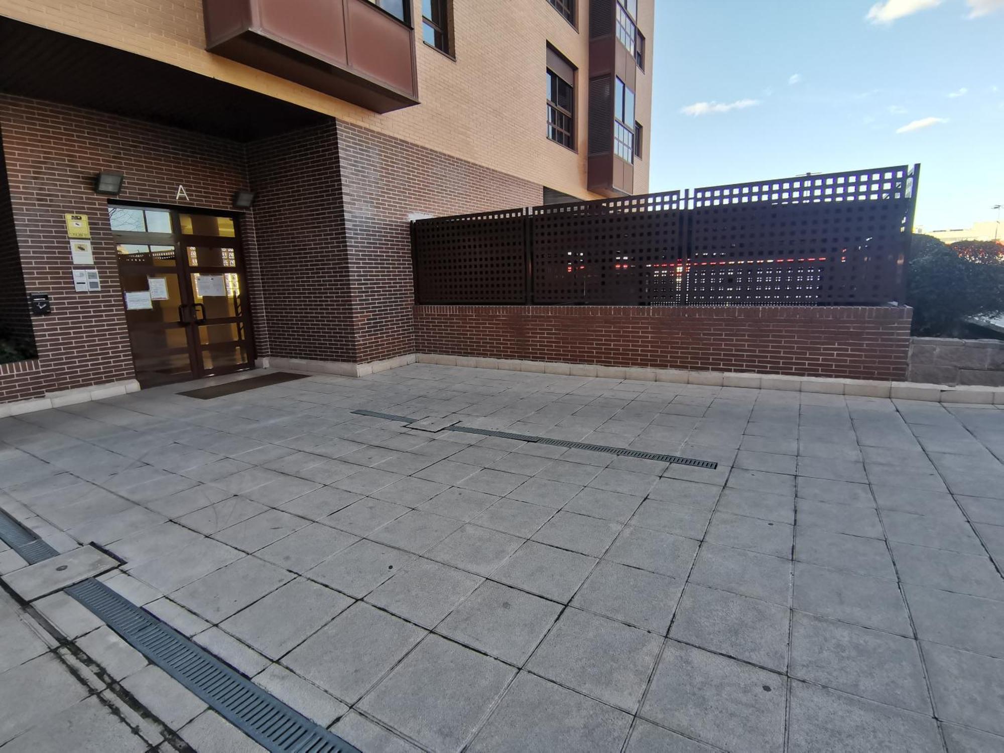 Con Garaje Y Piscina Apartamento Madrid