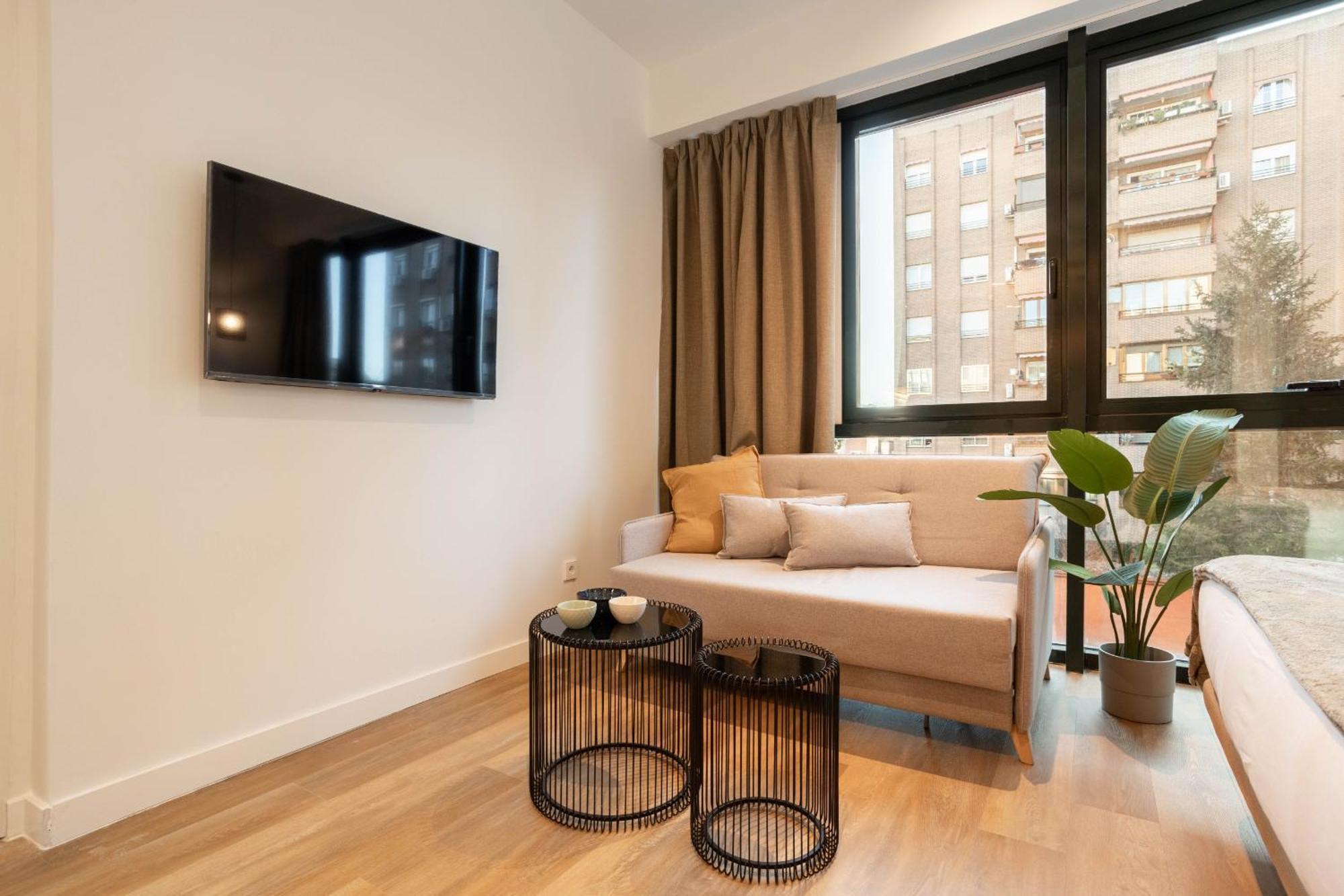 Catalina En Apartamento Madrid
