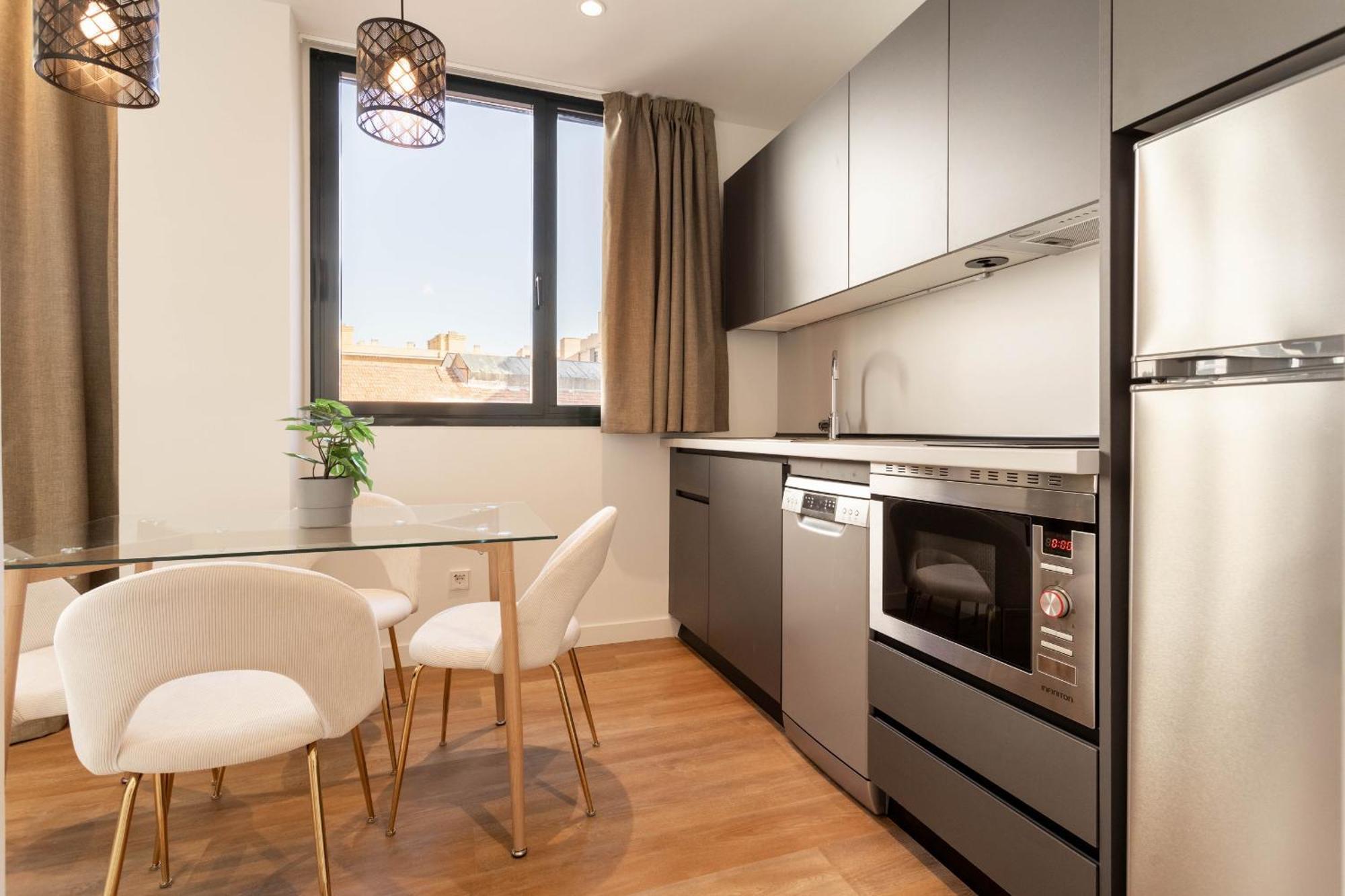Catalina En Apartamento Madrid
