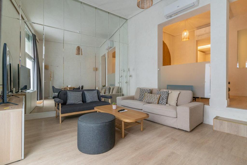 Modern Cozy With Yard - 1bd 1bath - Metro Tetuan