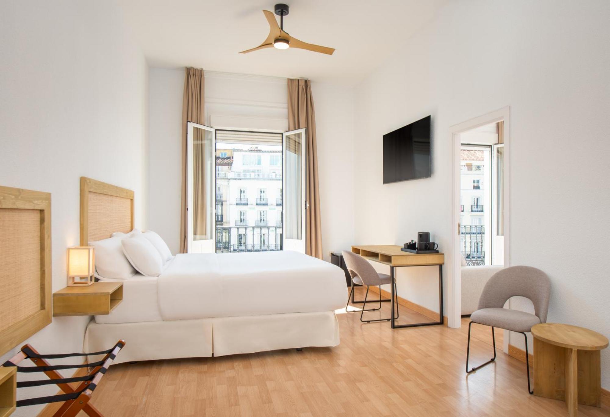 Hostal Luthia Puerta Del Sol Madrid