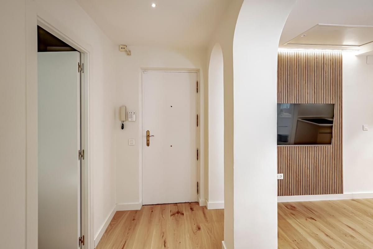 Cb10 - Stylish Modern Apartment- 5-minute Walk To Gran Via Apartamento Madrid