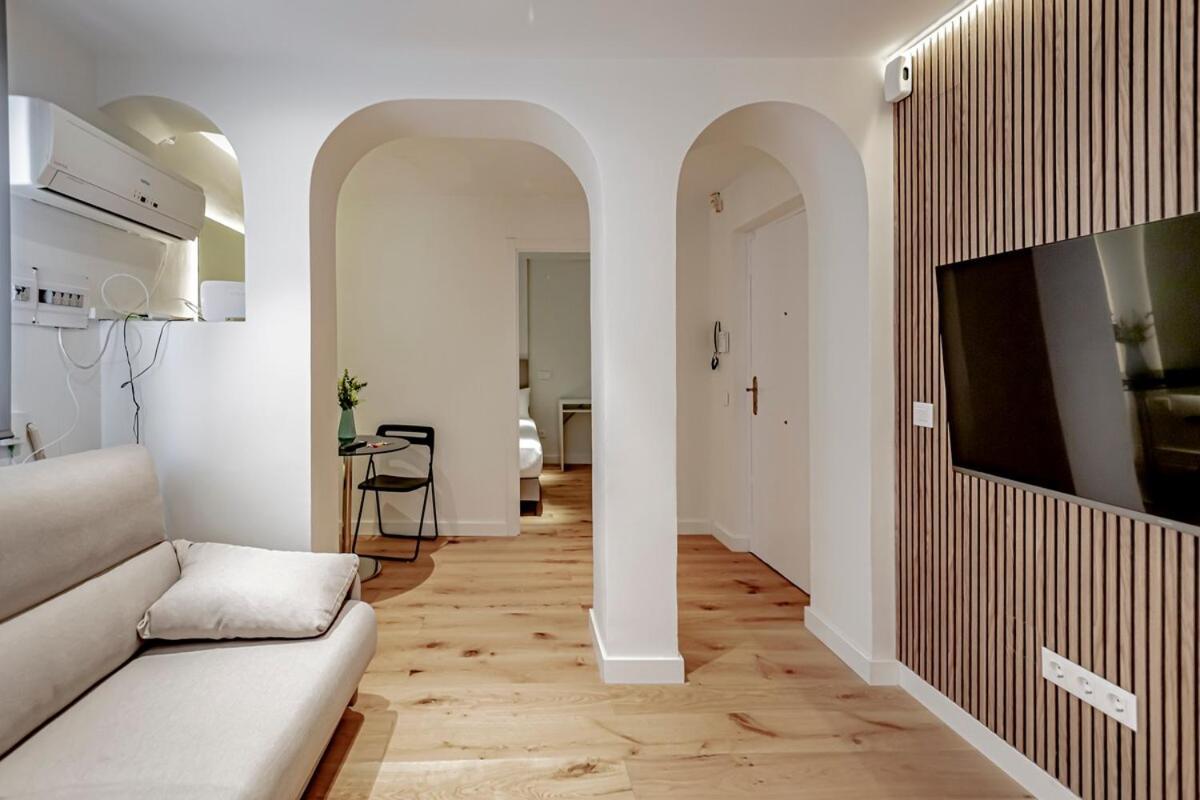 Cb10 - Stylish Modern Apartment- 5-minute Walk To Gran Via Apartamento *