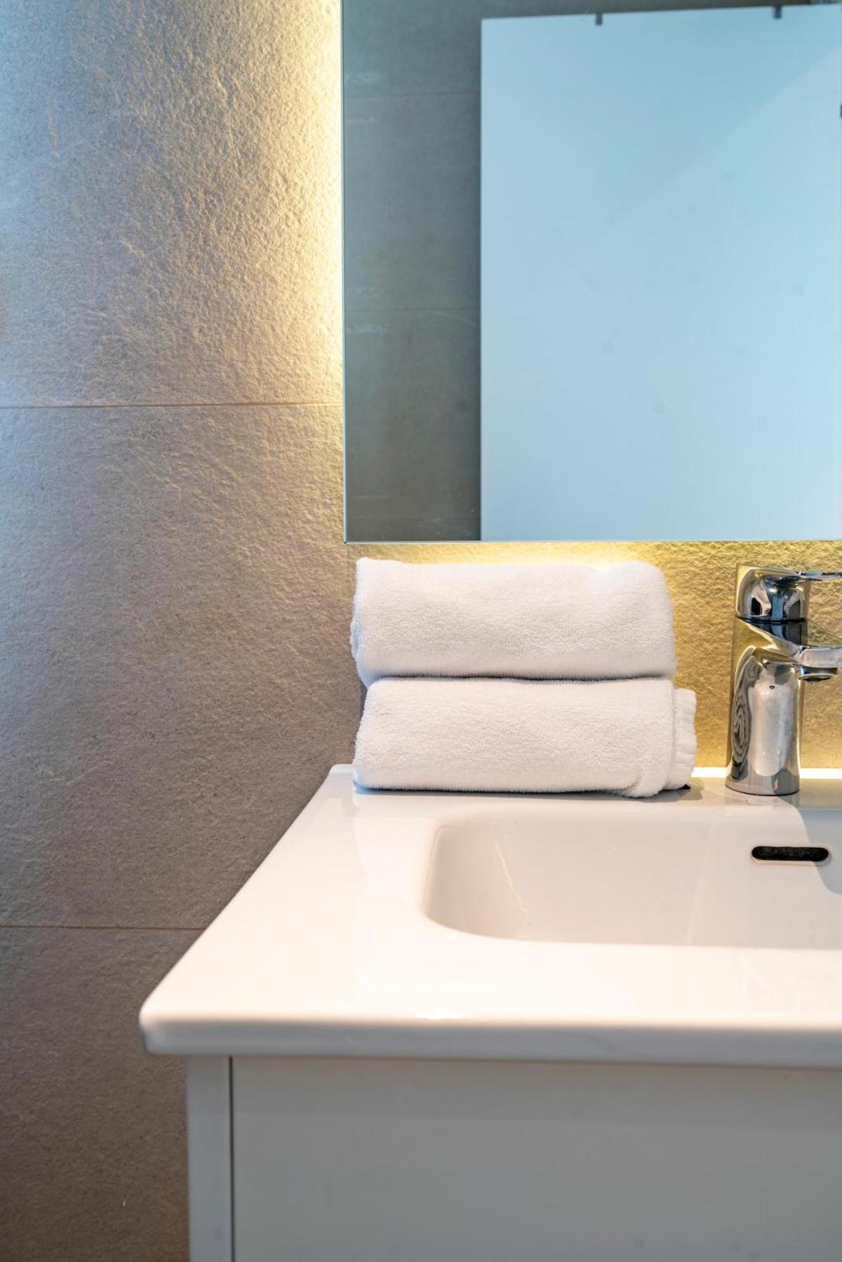 Cb10 - Stylish Modern Apartment- 5-minute Walk To Gran Via Apartamento