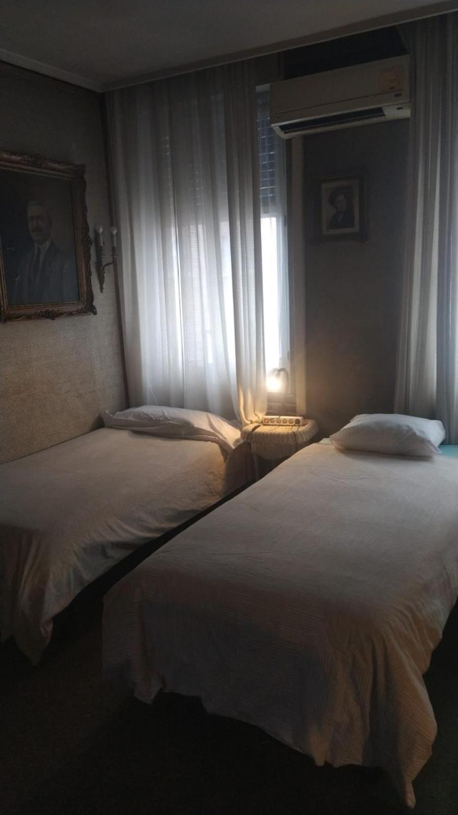 Bed and breakfast Pequenita Con Bano Compartido