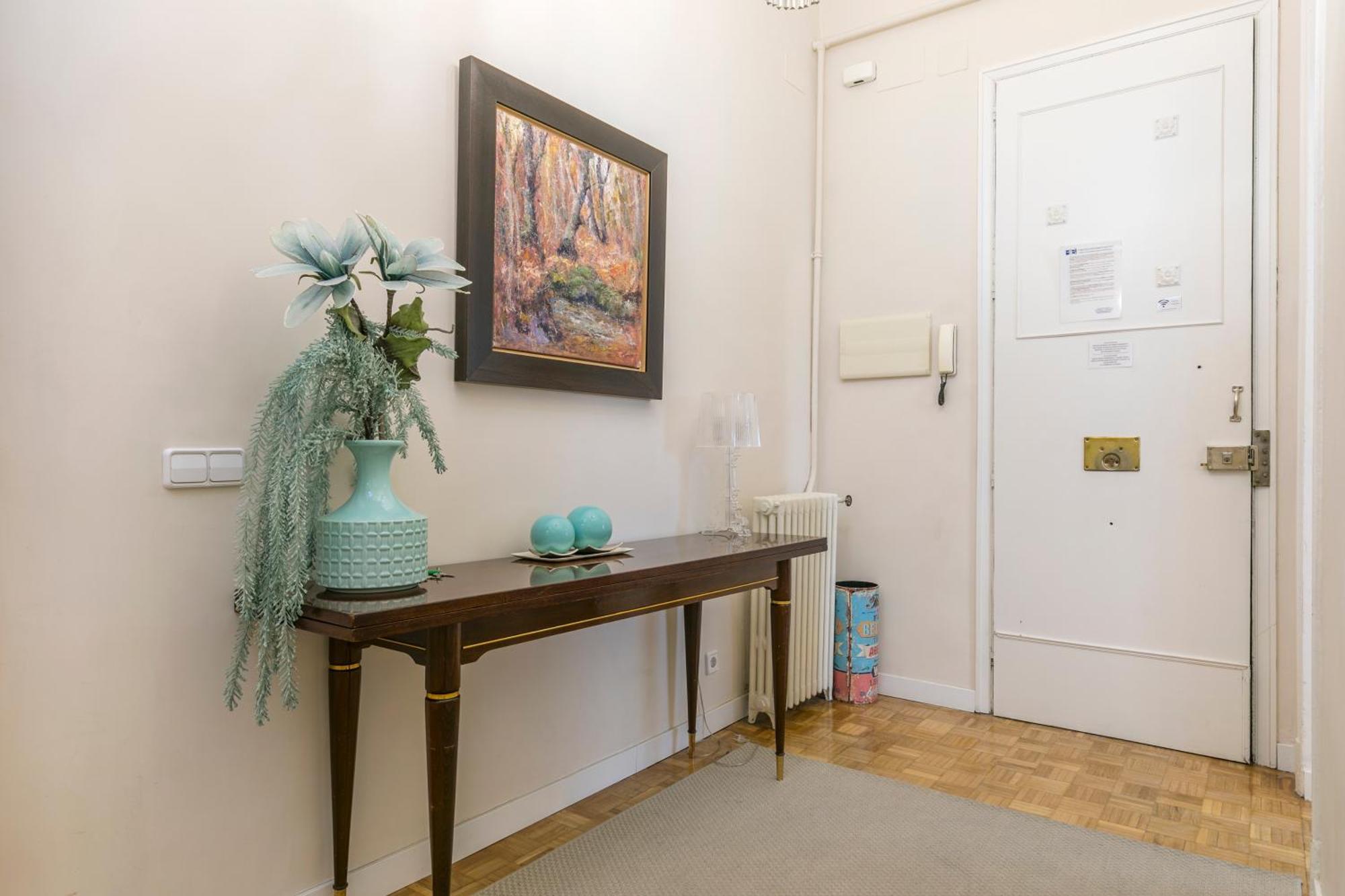 Reina 1 By Forever Apartment