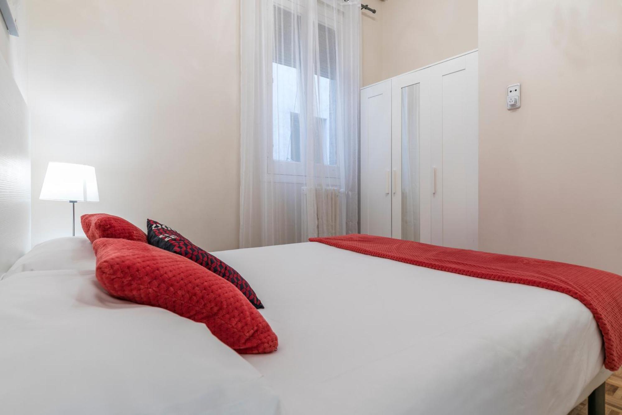 Reina 1 By Forever Apartment *