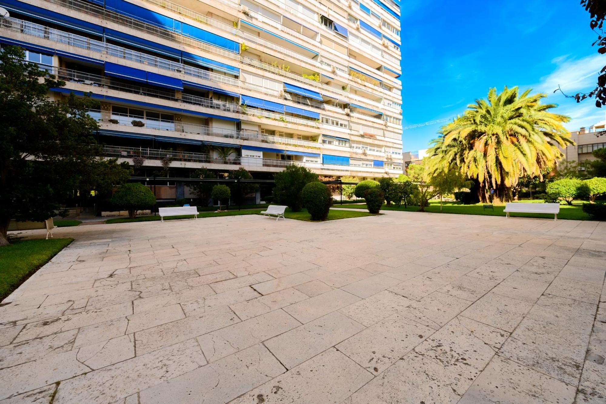 Apartamento For Amplia Y Comoda Casa Temporal De Cuatro En Chamberi Mau5 Madrid
