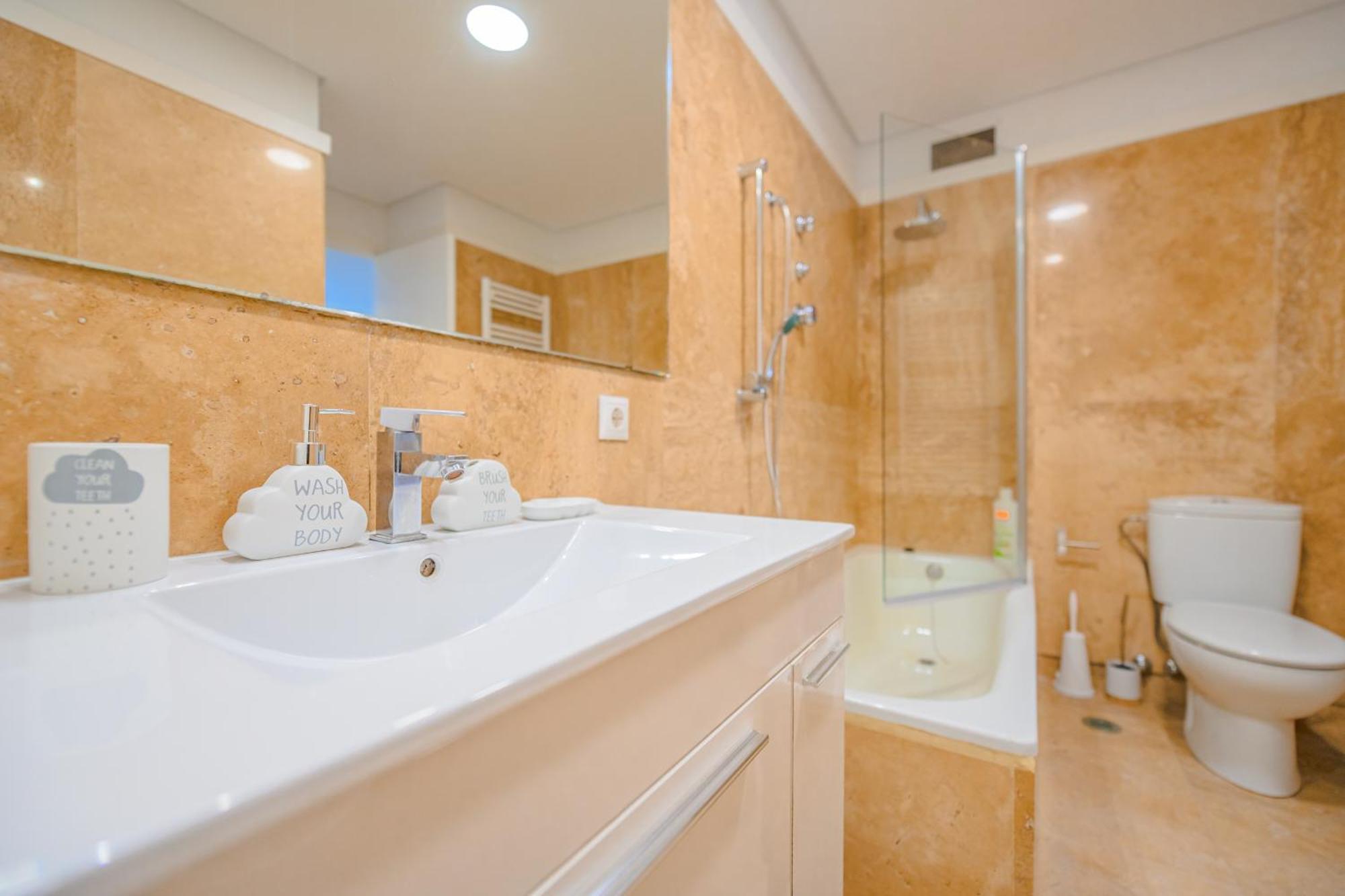 Apartamento For Amplia Y Comoda Casa Temporal De Cuatro En Chamberi Mau5