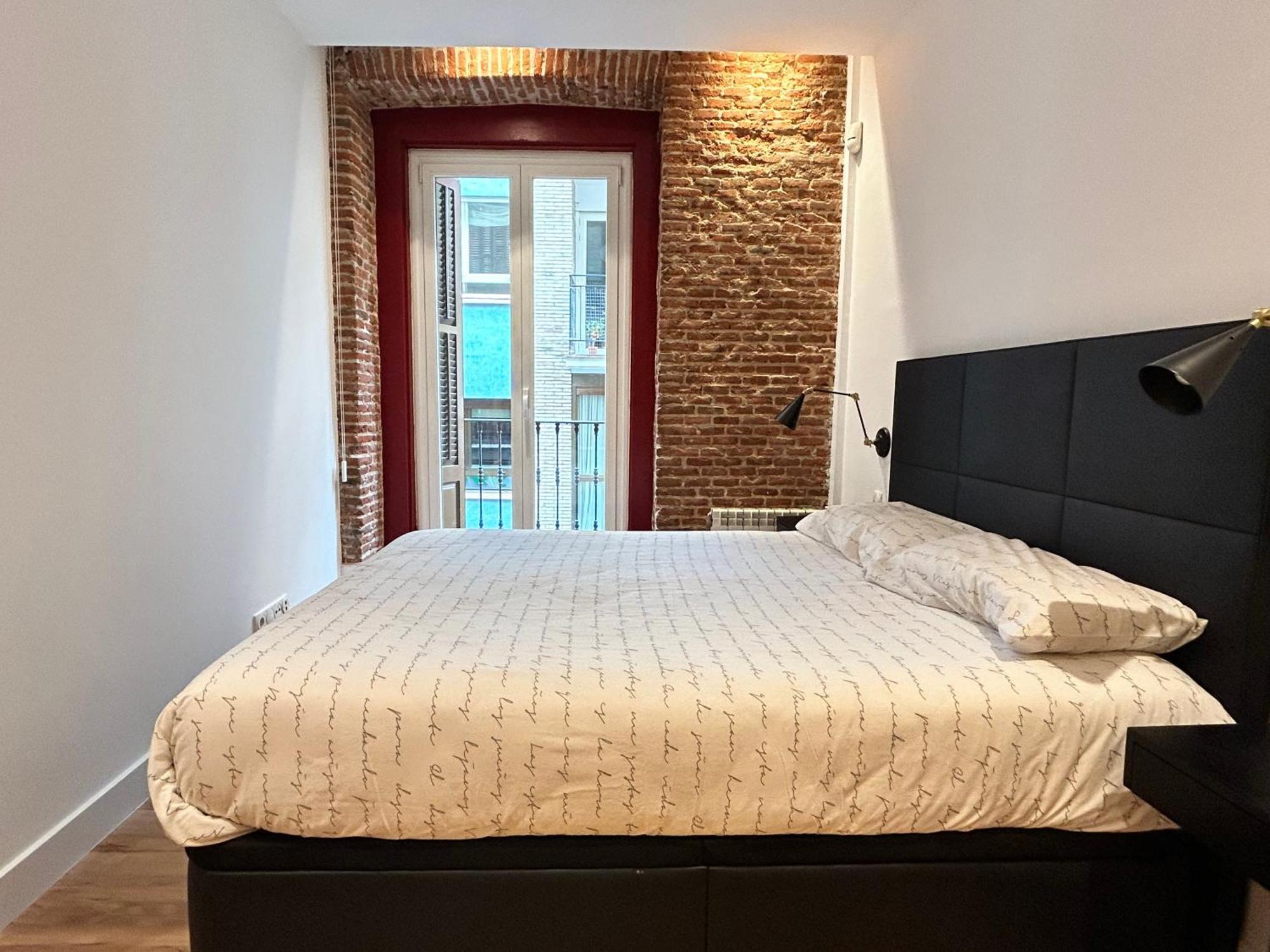 Large 2 Bedroom Near Gran Via Apartamento
