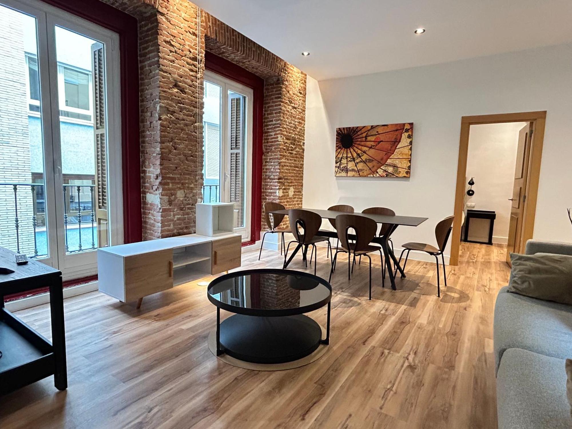 Apartamento Large 2 Bedroom Near Gran Via Madrid